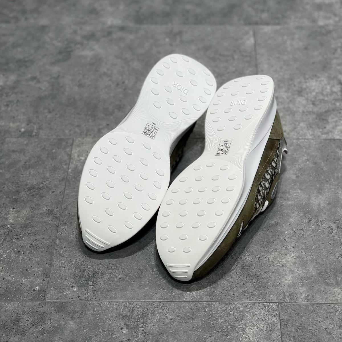 CD B25 SNEAKERS