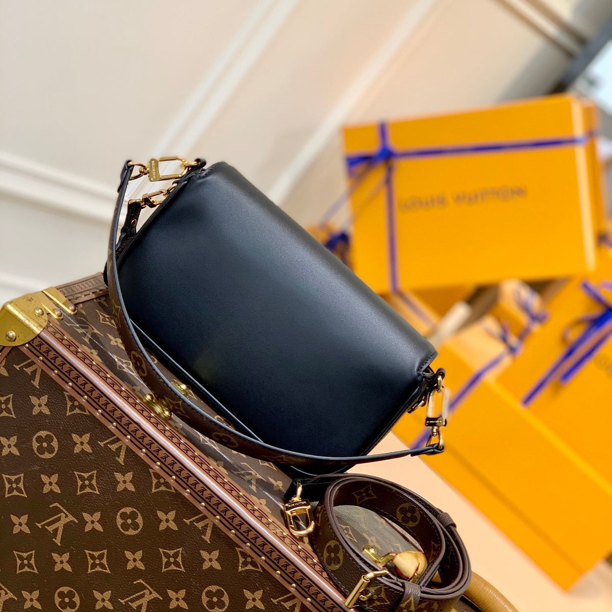 LOU SWING BAG