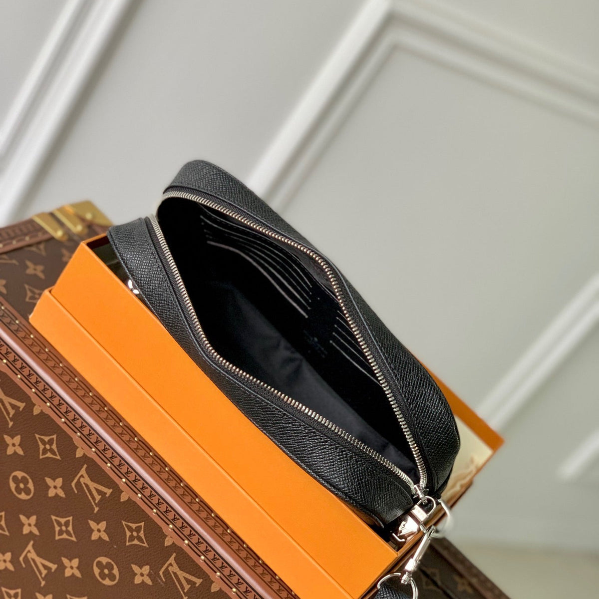 LOU POCHETTE KASAI