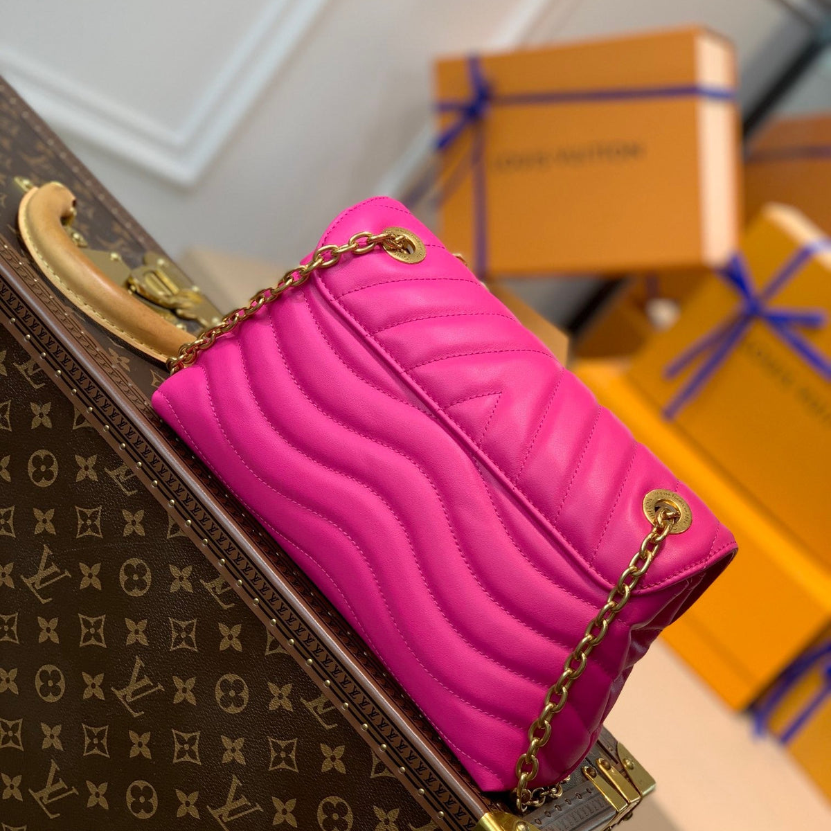 LOU NEW WAVE CHAIN BAG