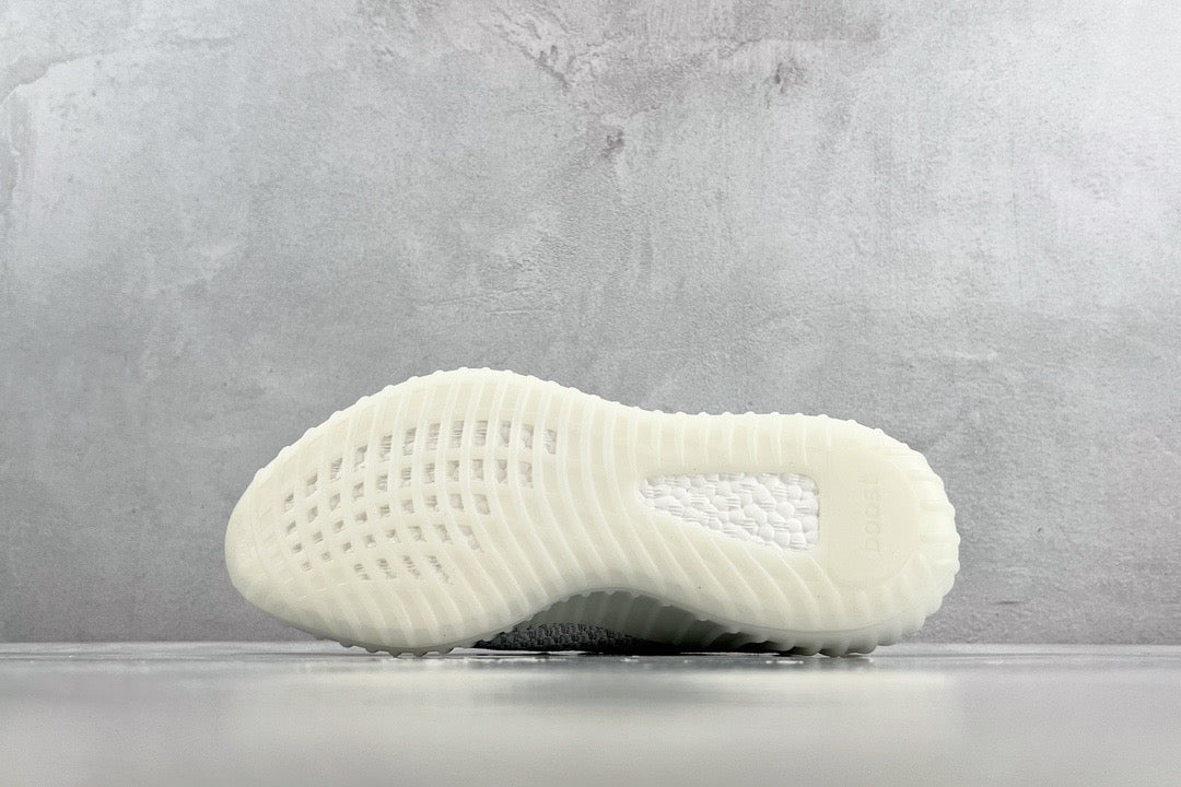 YEEZY BOOST 350 V2