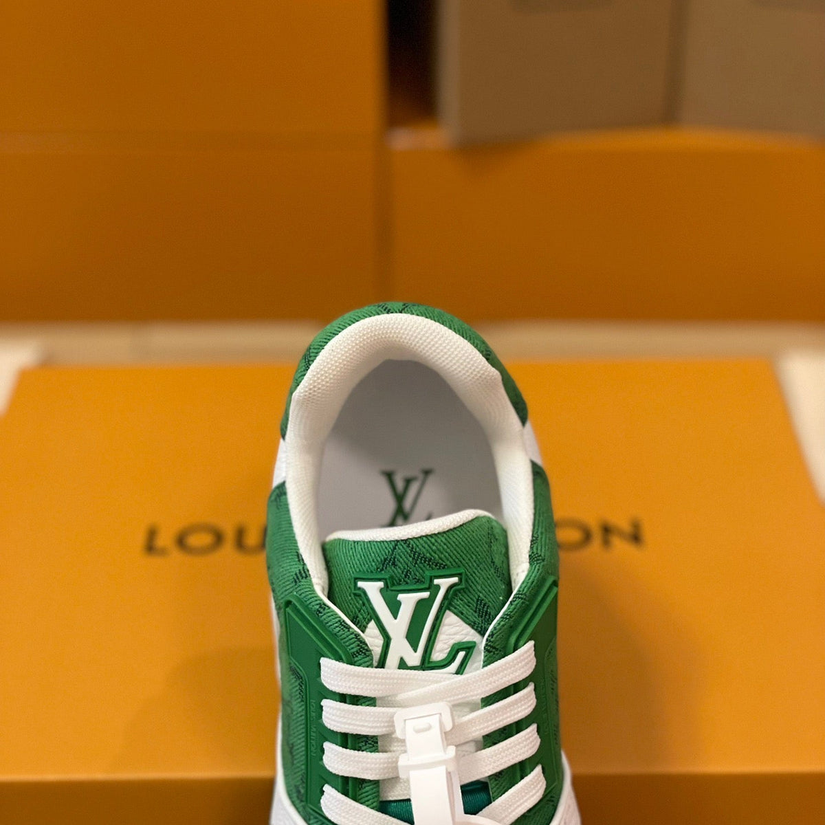 LOU TRAINERS