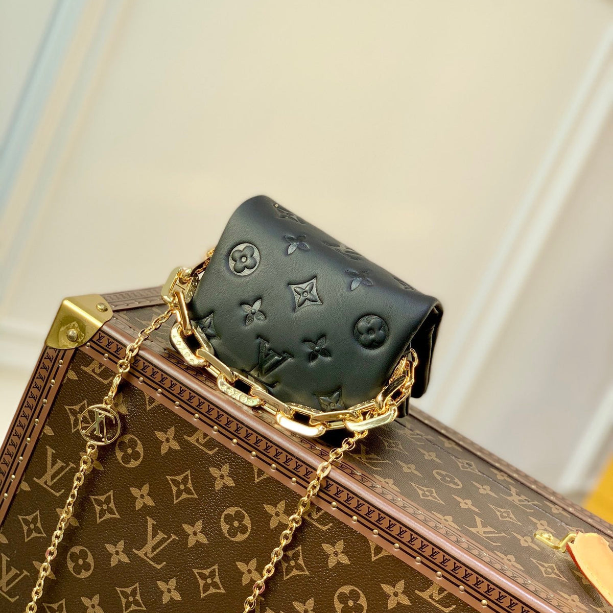 LOU BELTBAG COUSSIN