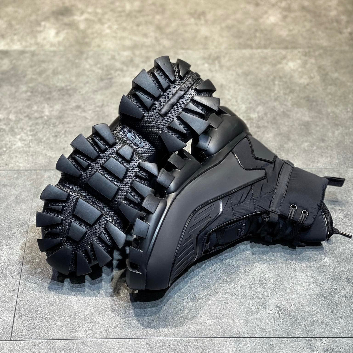 PD CLOUDBUST THUNDER SNEAKER