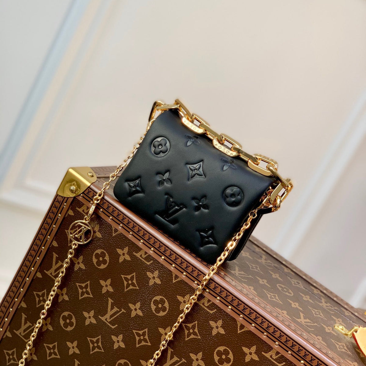 LOU BELTBAG COUSSIN
