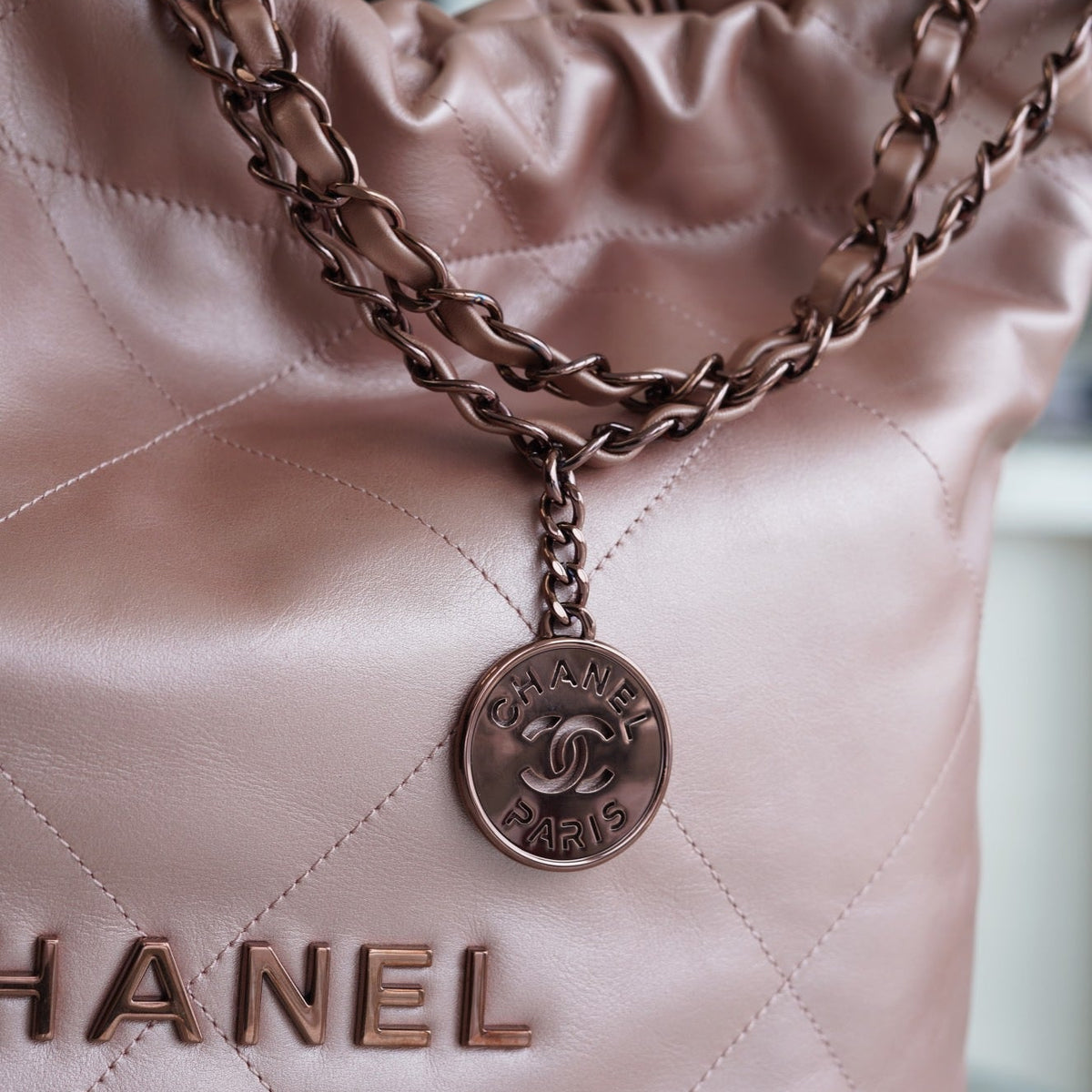 CC 22 SMALL HANDBAG