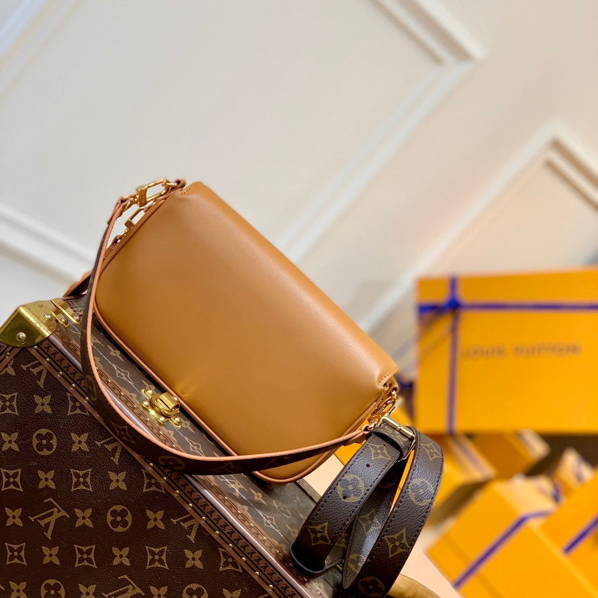 LOU SWING BAG