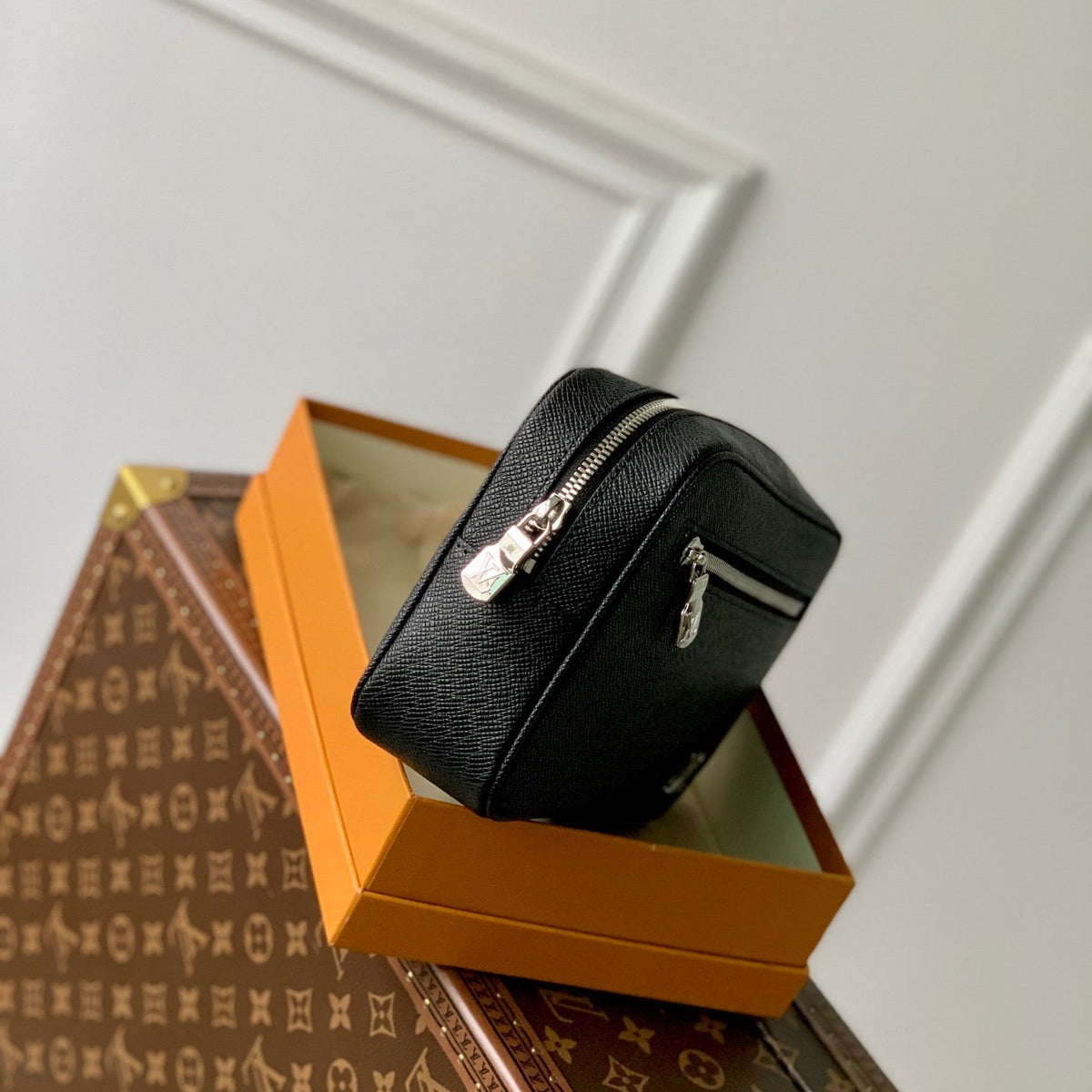 LOU POCHETTE KASAI