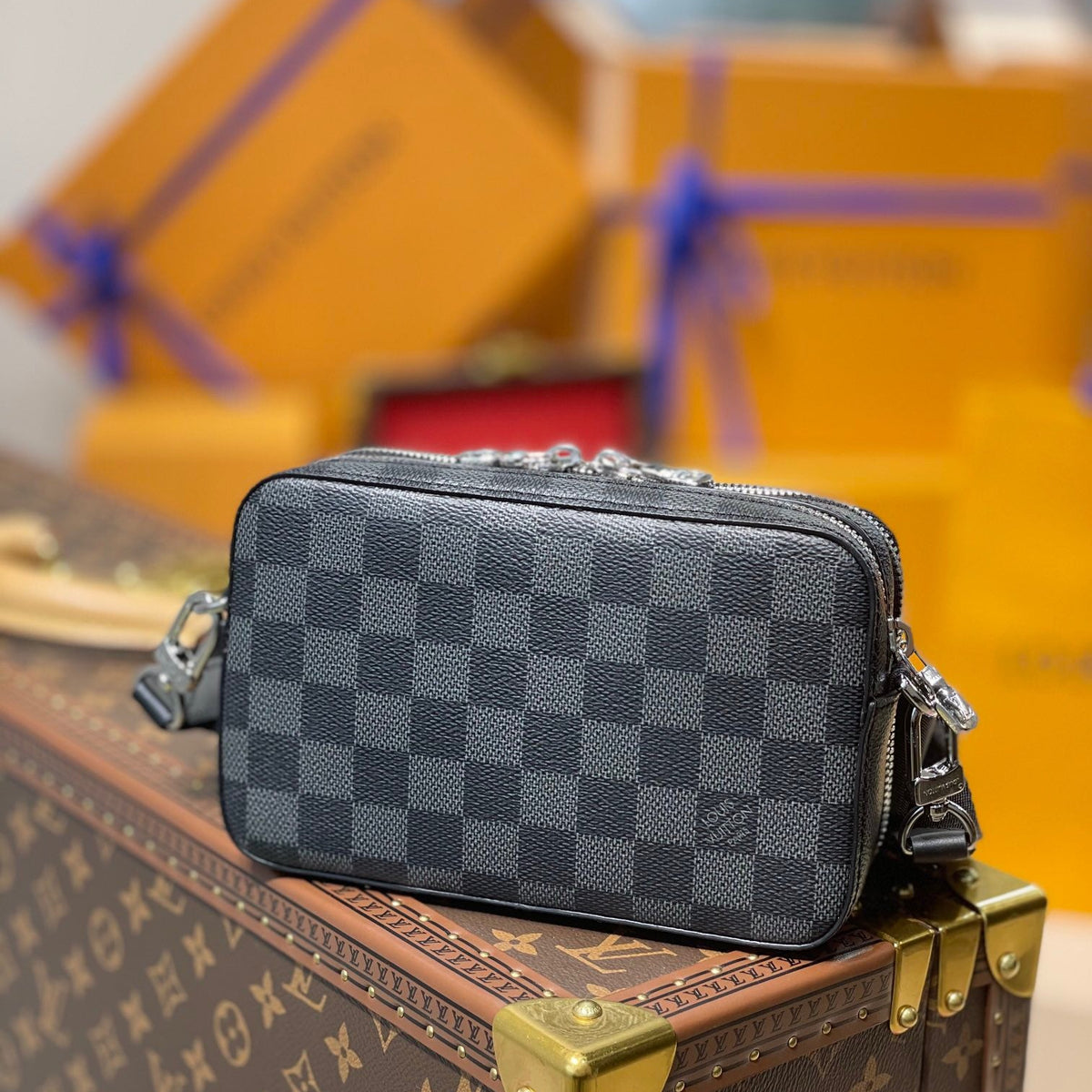 LOU ALPHA WEARABLE WALLET