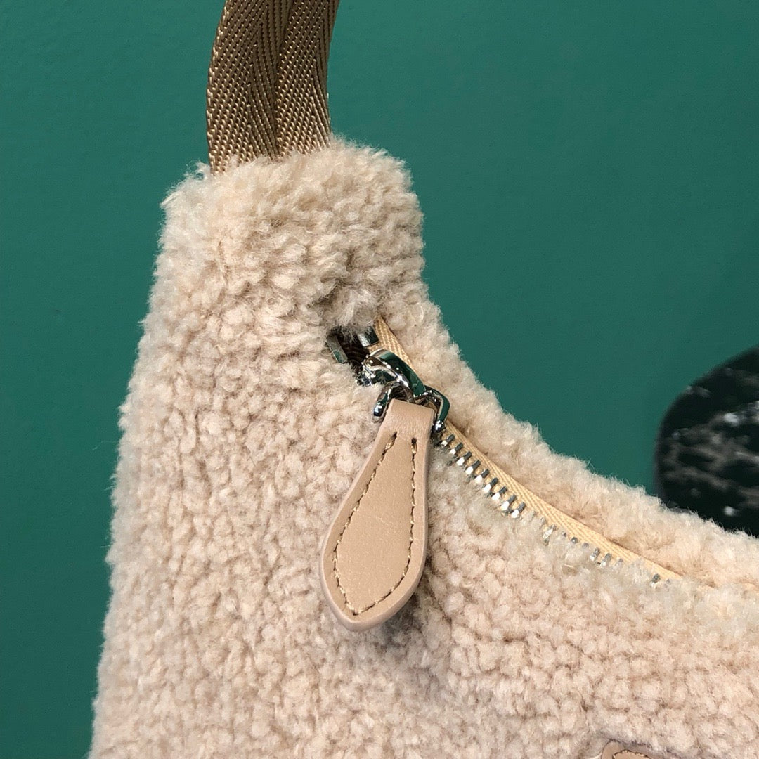 PD RE-EDITION 2000 WOOL BAG