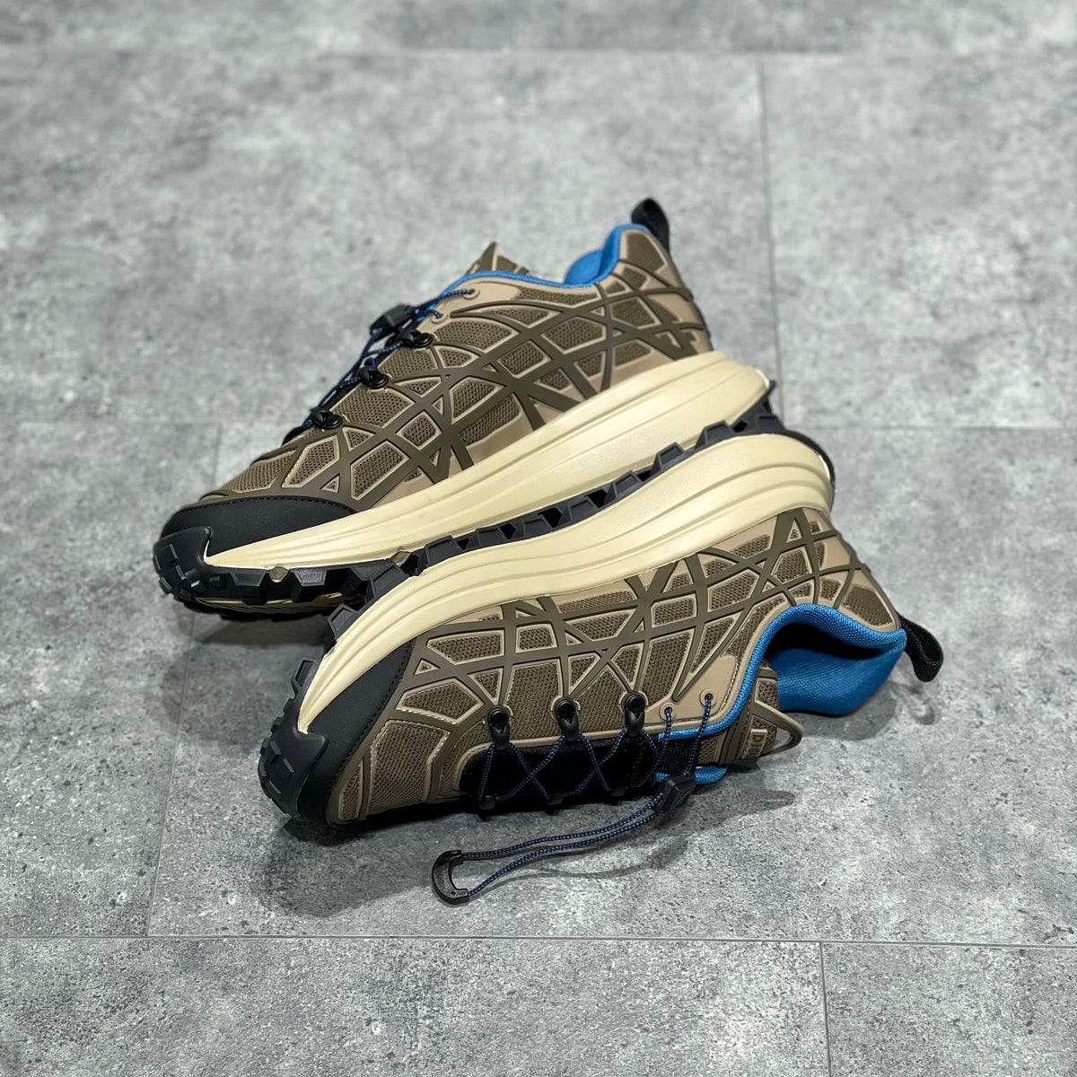 CD B31 TRAINERS