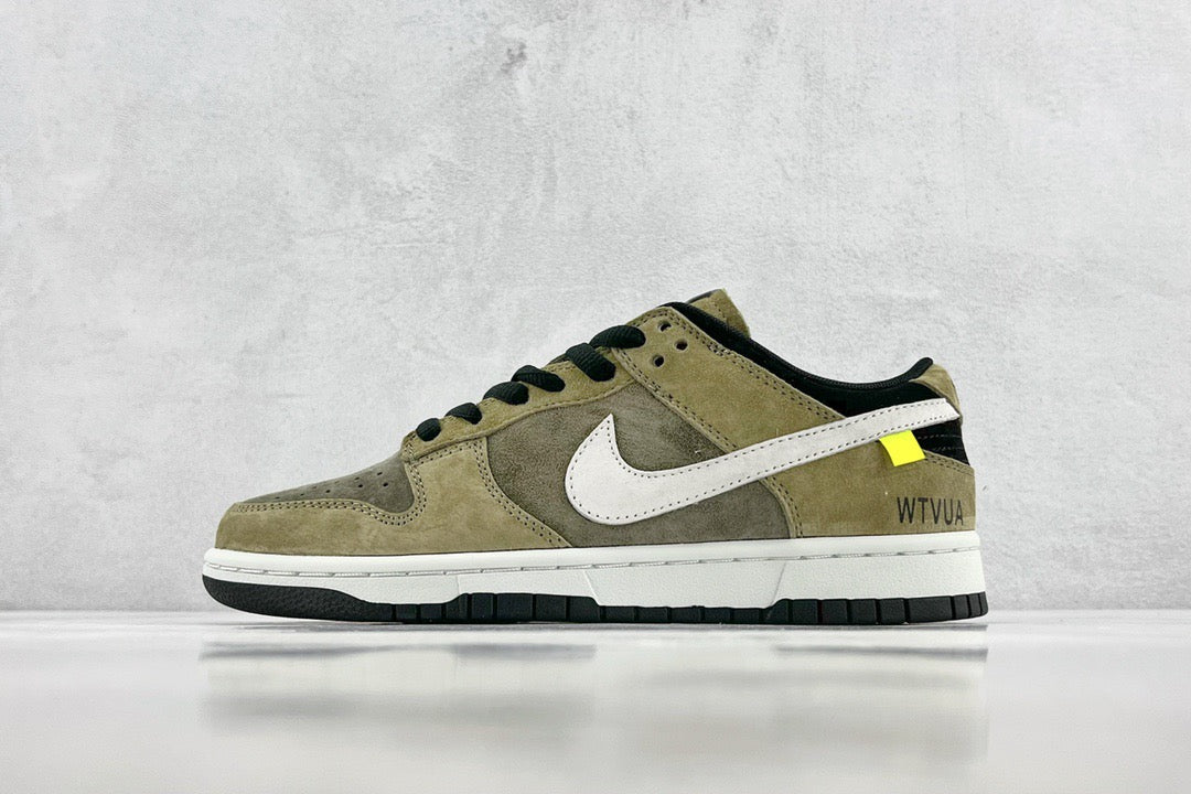 DUNK LOW x OTOMO KATUSHIRO