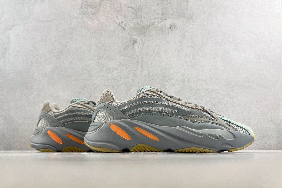 YEEZY BOOST 700 V2