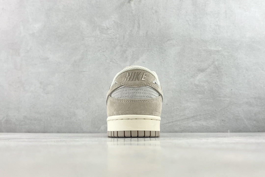 DUNK LOW x OTOMO KATUSHIRO