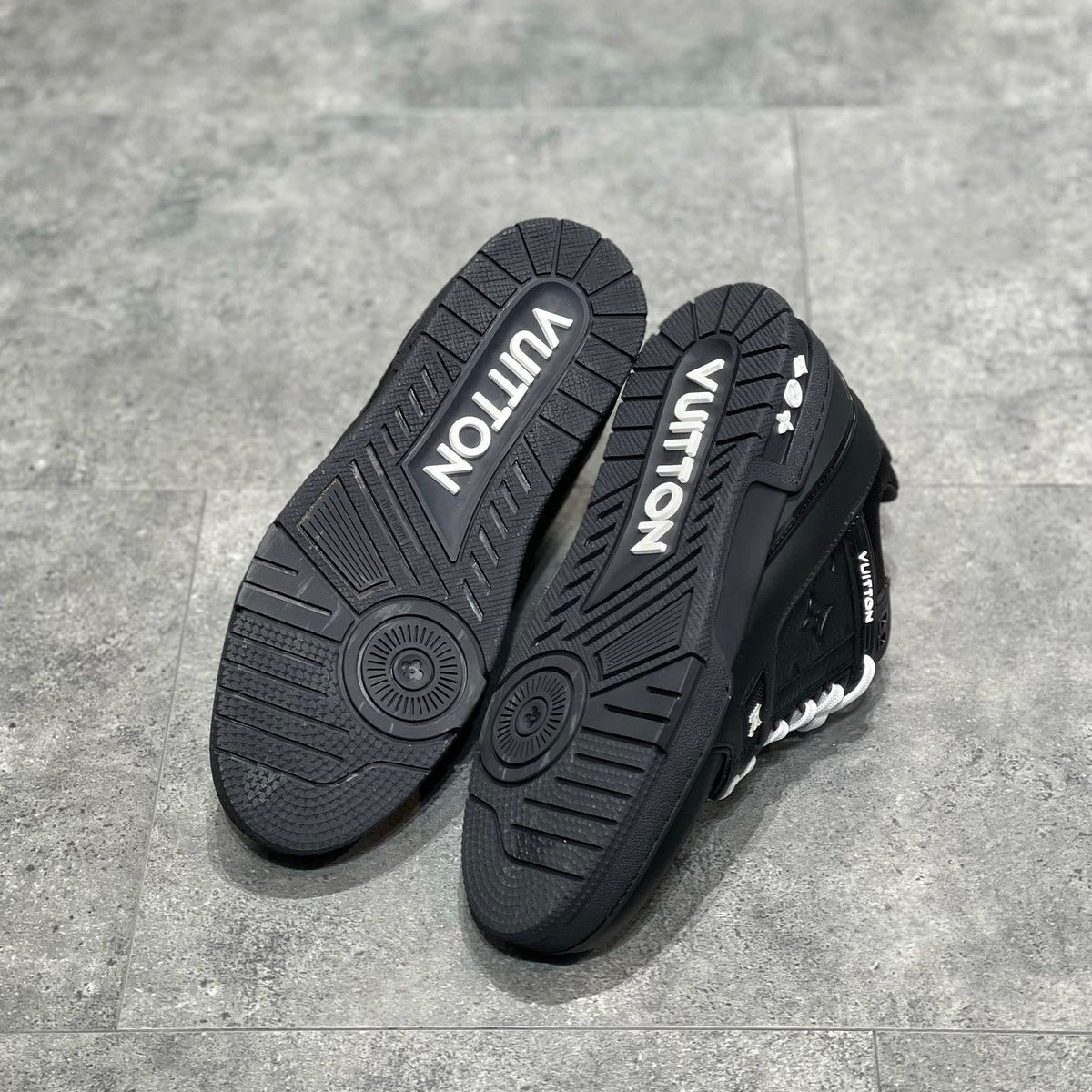 LOU TRAINERS