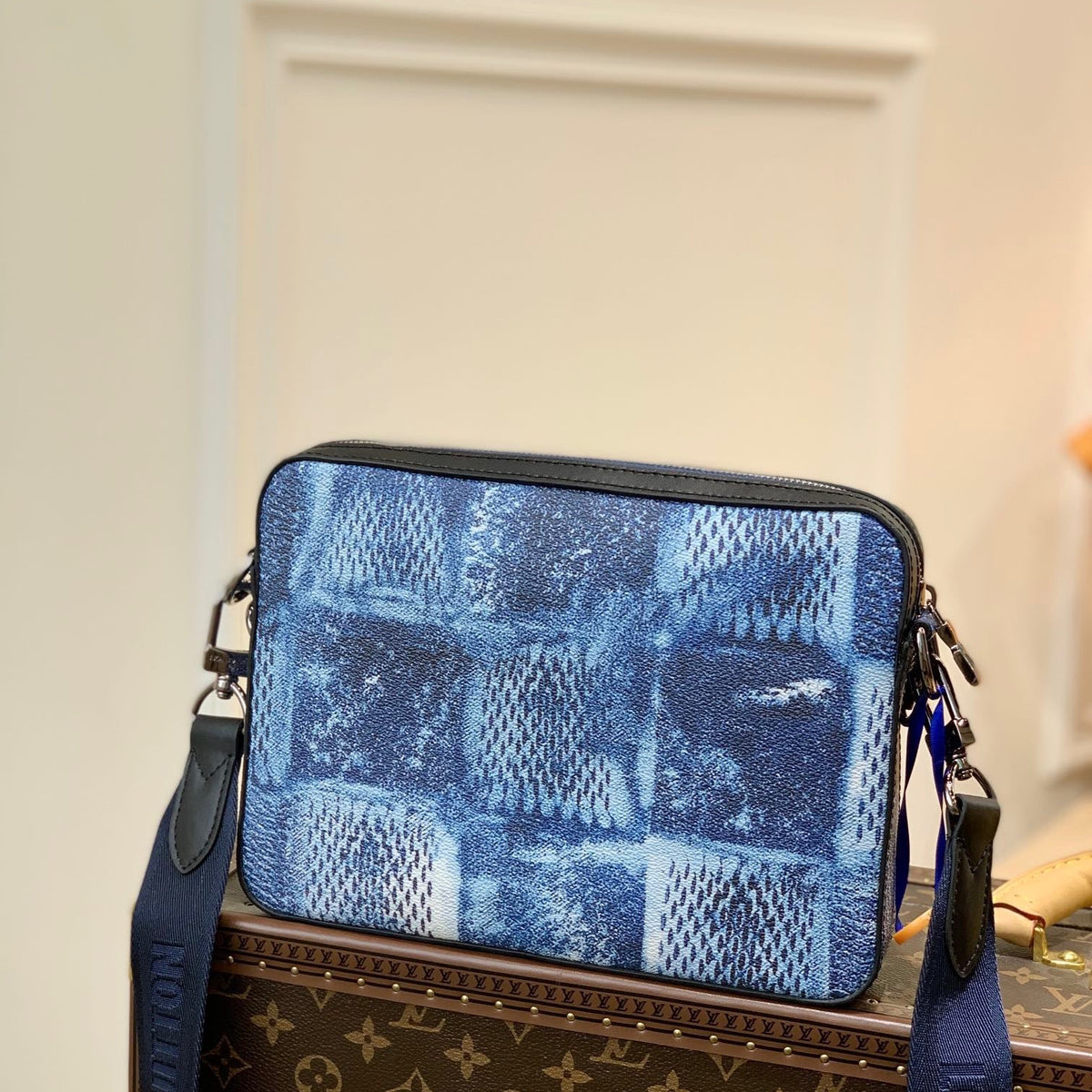 LOU TRIO MESSENGER BAG