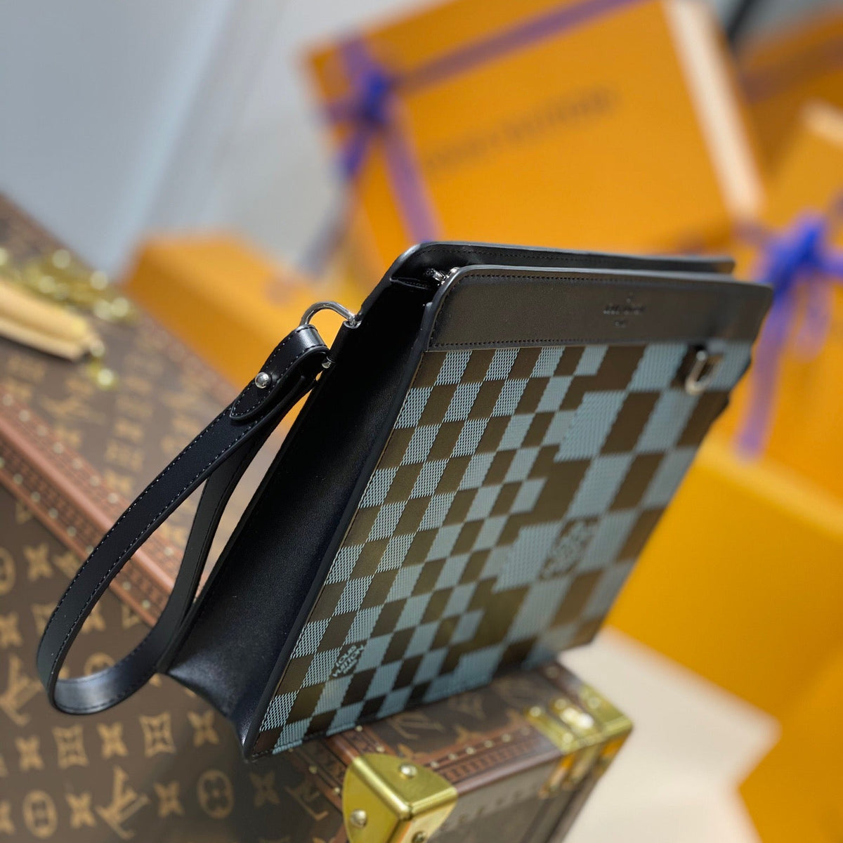 LOU POCHETTE VOYAGE MM
