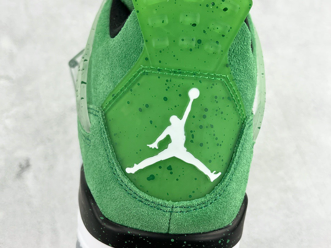 NIKE JORDAN 4