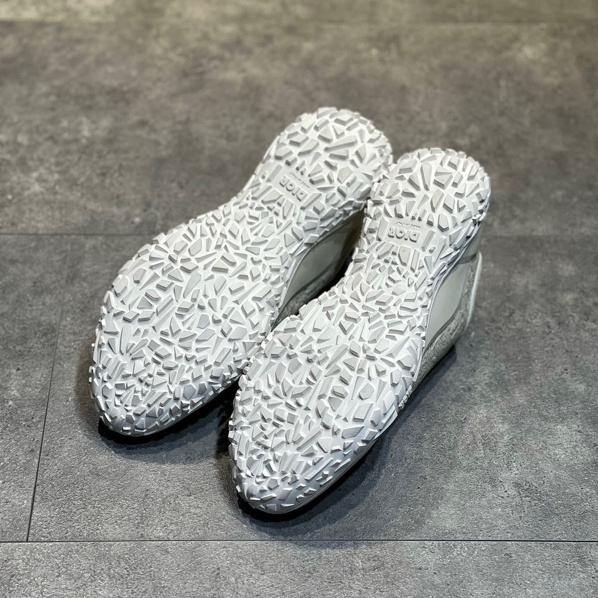 CD B28 SNEAKERS