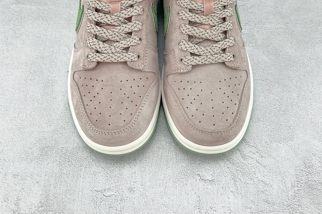 DUNK LOW x OTOMO KATUSHIRO