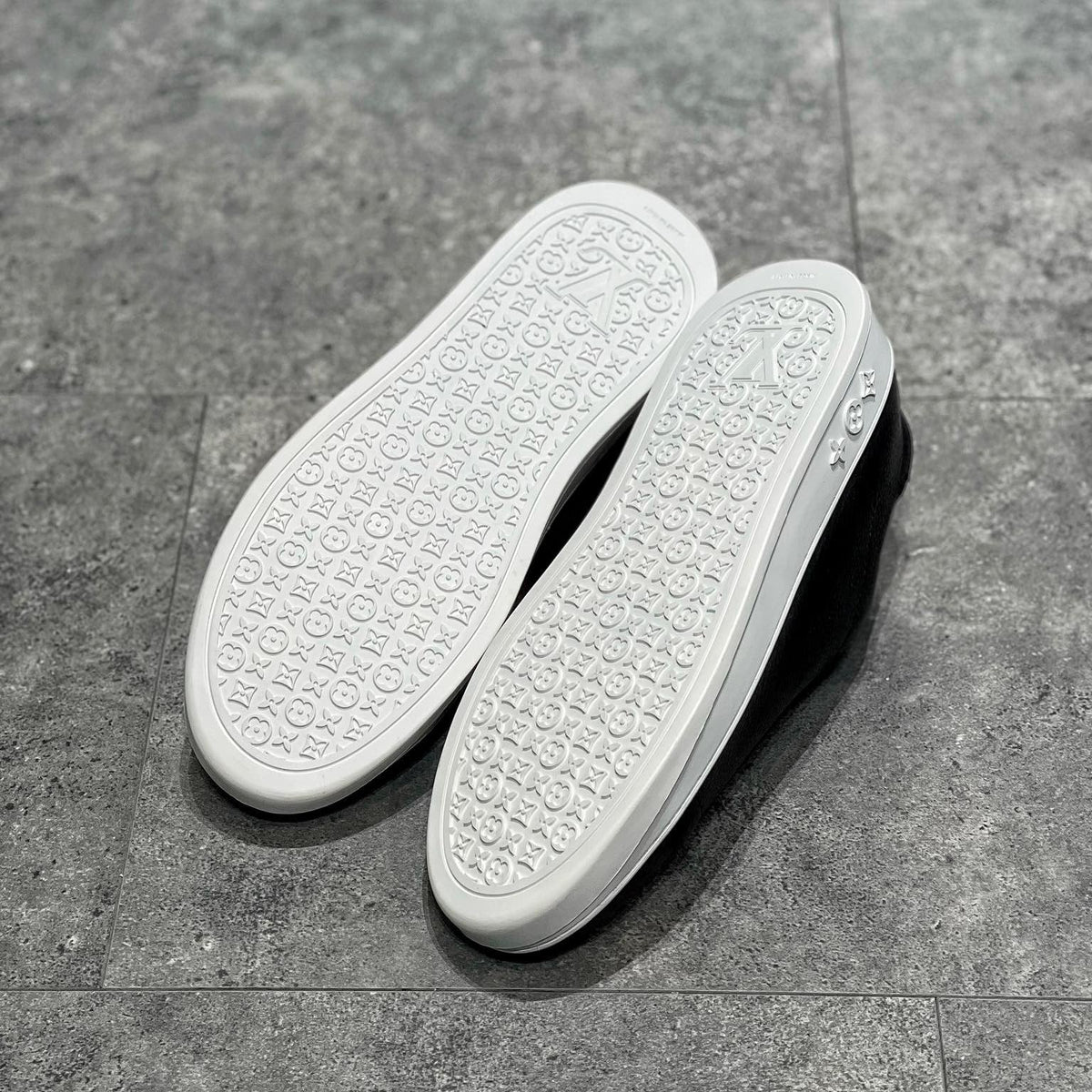 LOU RESORT TRAINERS