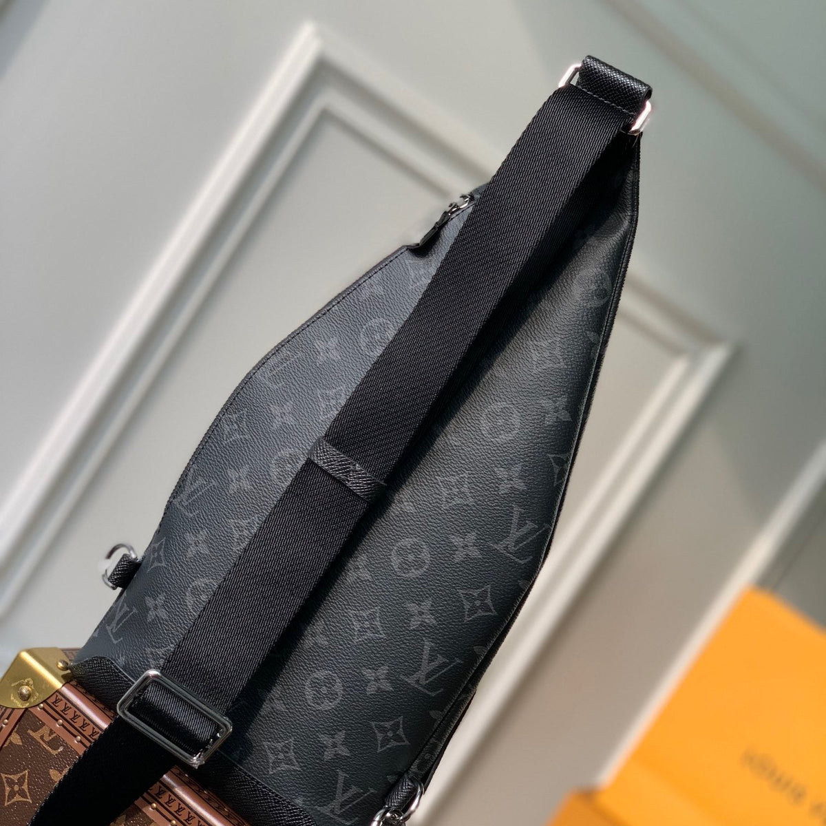 LOU DUO SLING BAG