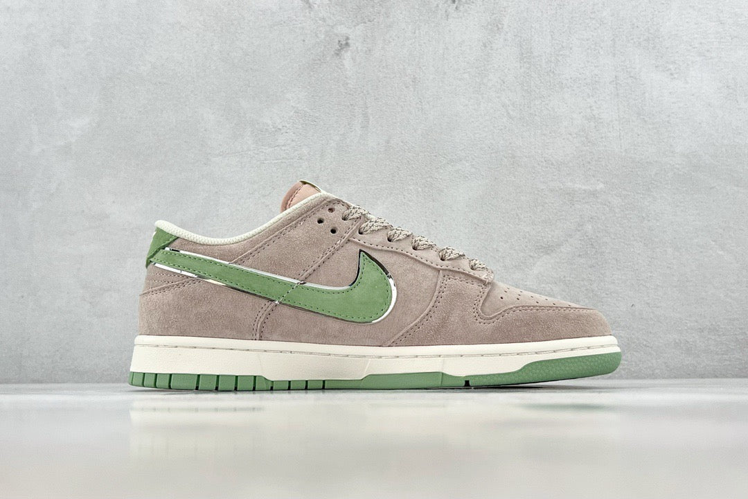 DUNK LOW x OTOMO KATUSHIRO