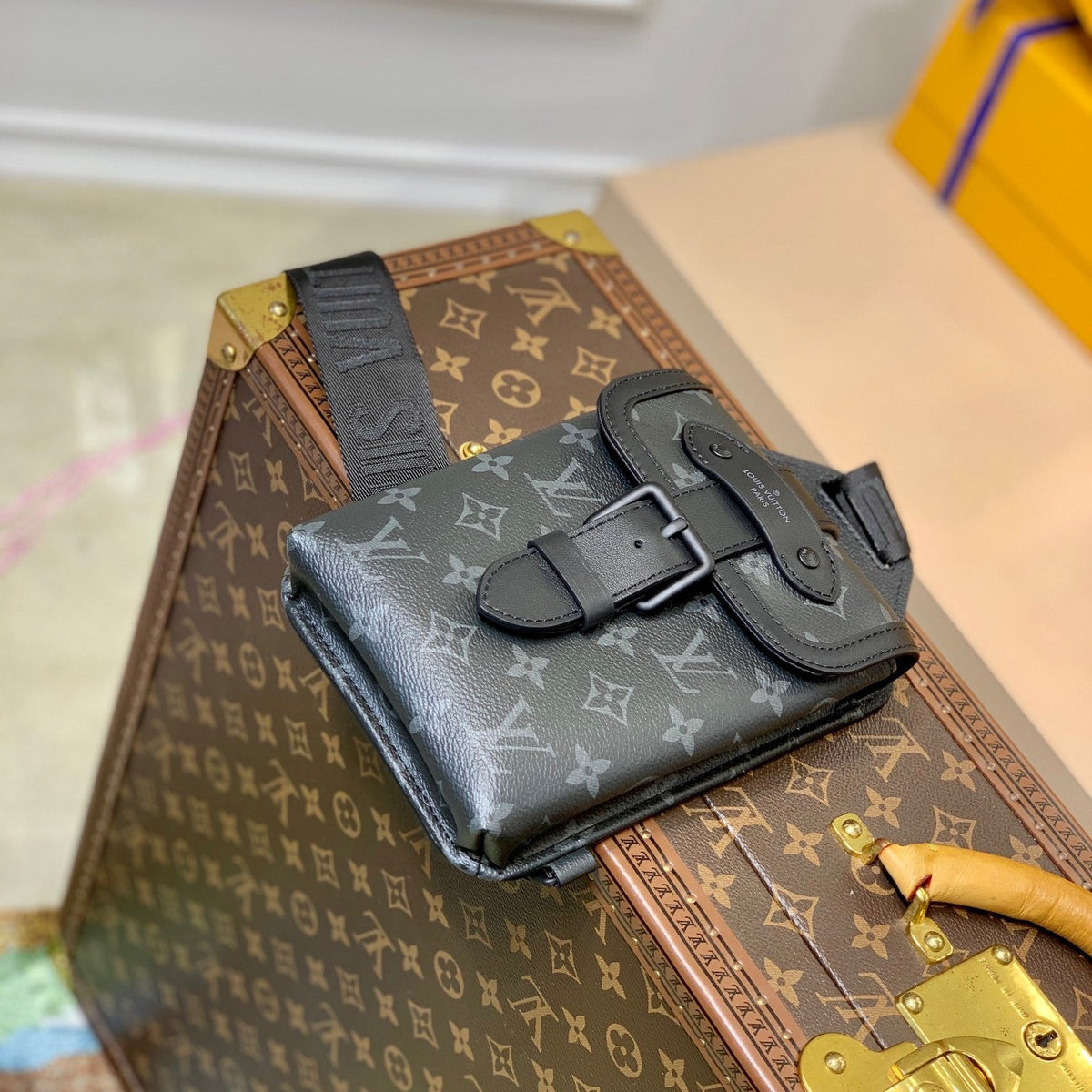LOU SAUMUR SLINGBAG