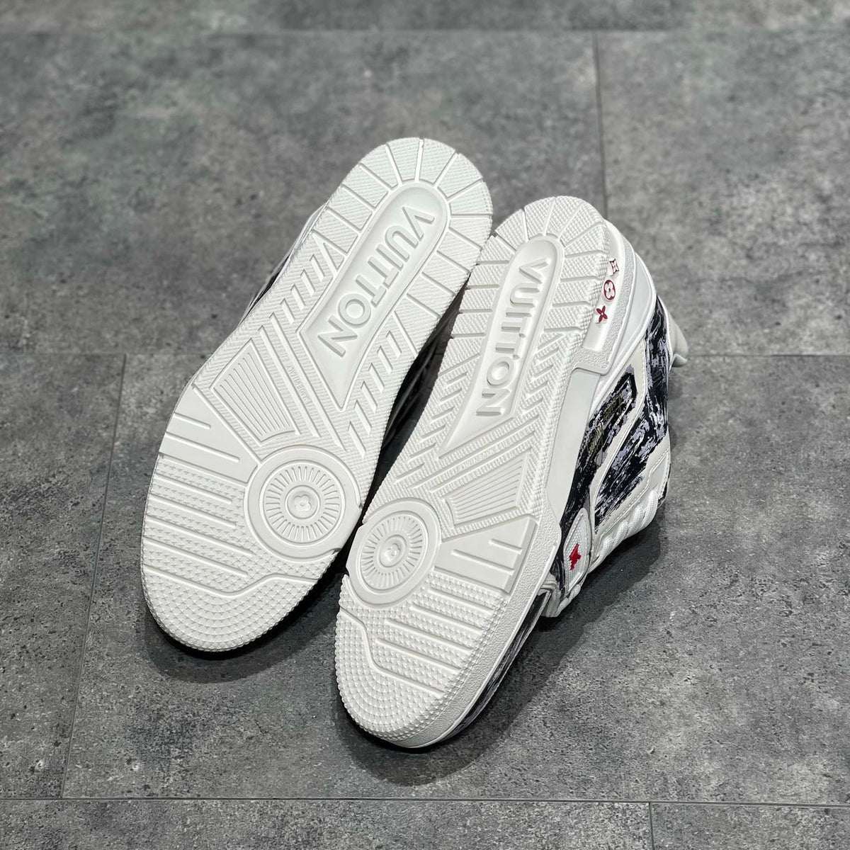 LOU TRAINERS