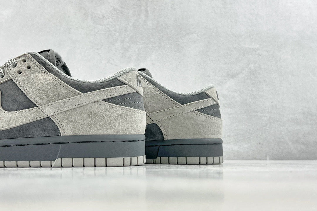 DUNK LOW x OTOMO KATUSHIRO