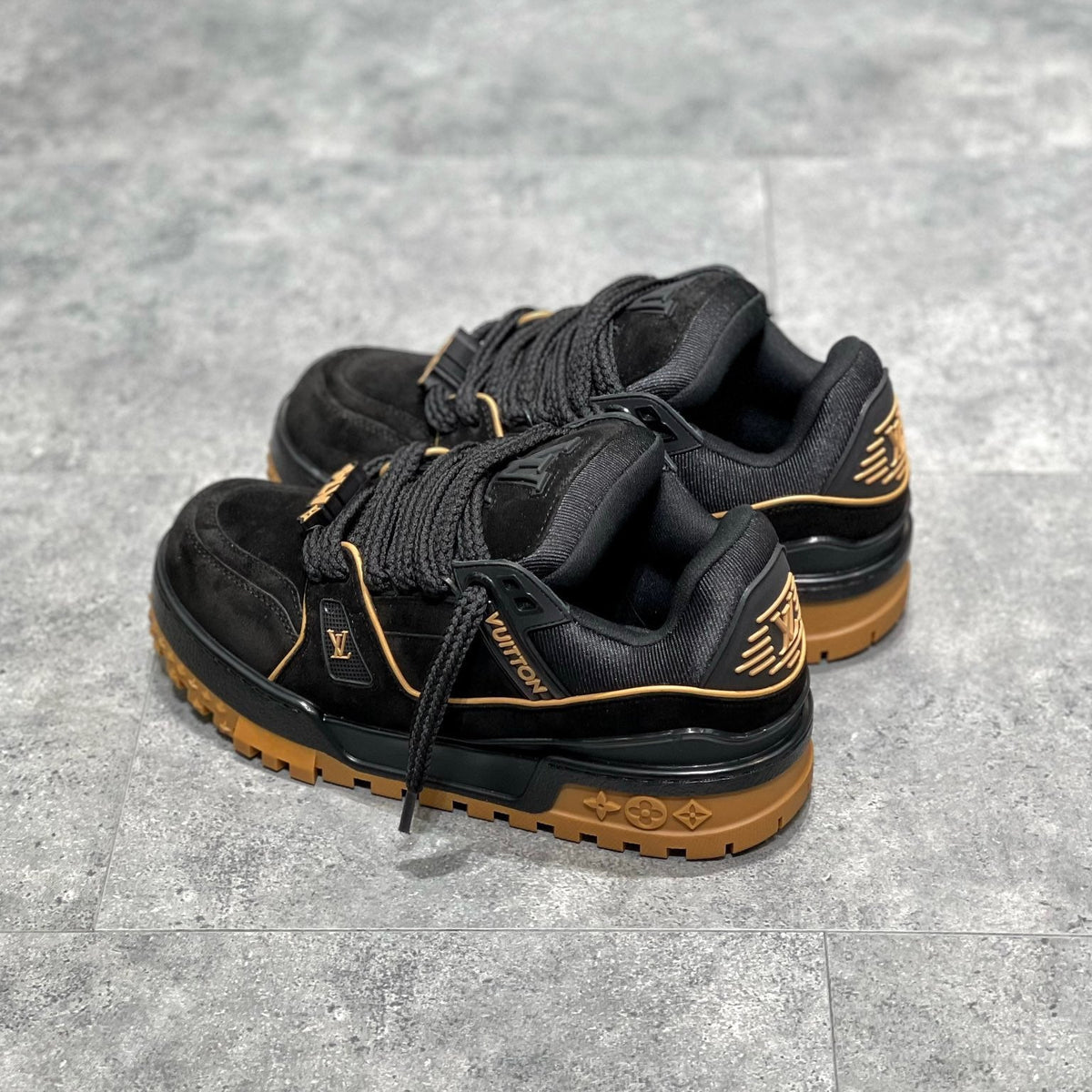LOU TRAINERS