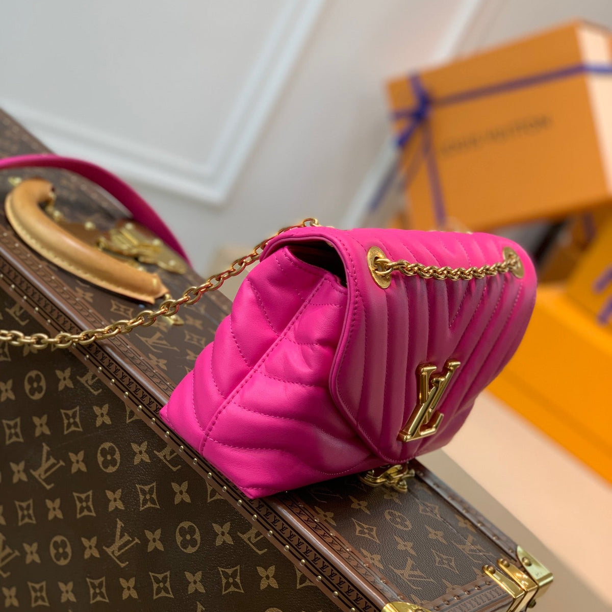 LOU NEW WAVE CHAIN BAG