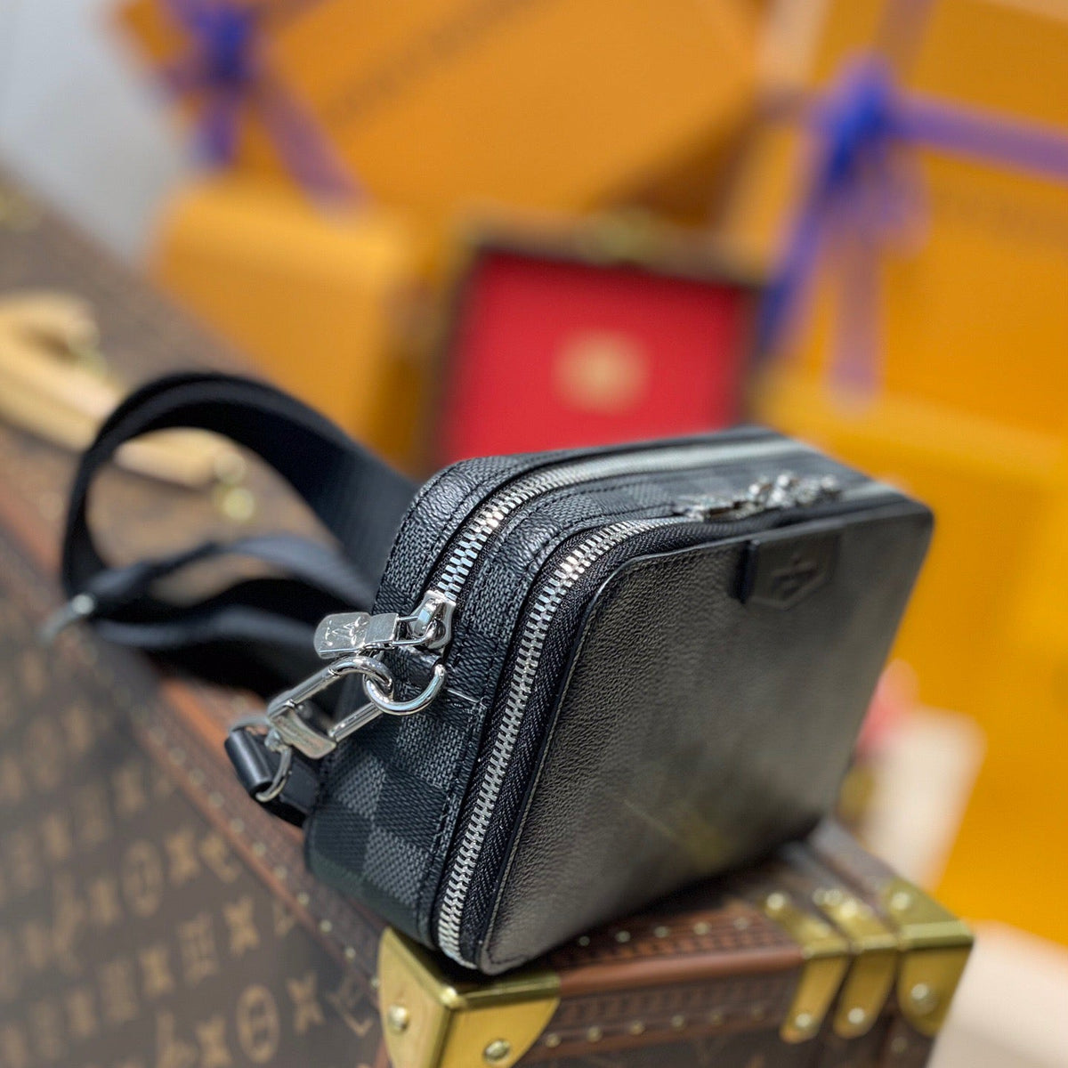 LOU ALPHA WEARABLE WALLET