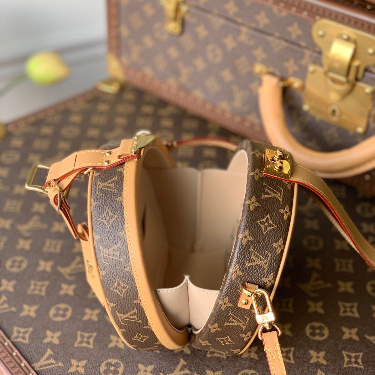 LOU PETITE BOITE CHAPEAU BAG