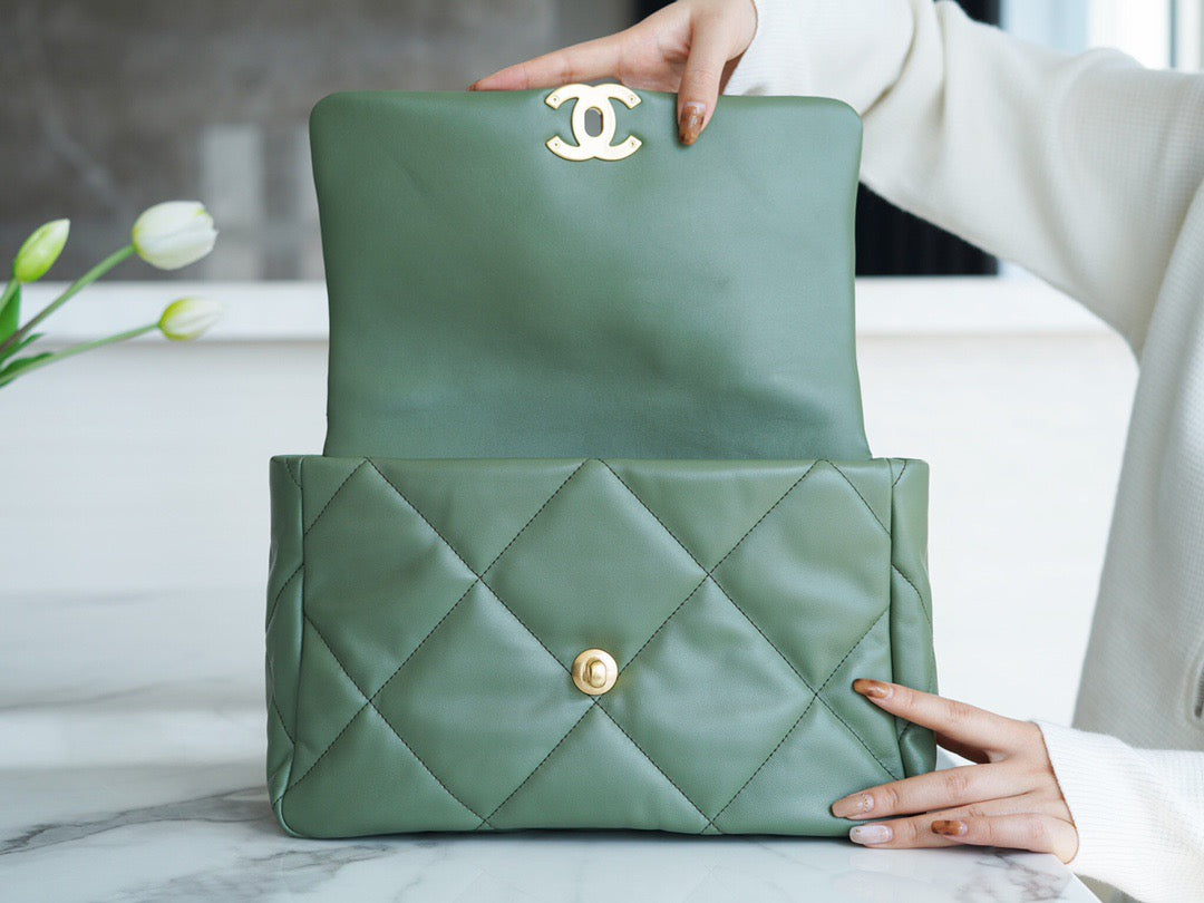CC 19 LARGE HANDBAG