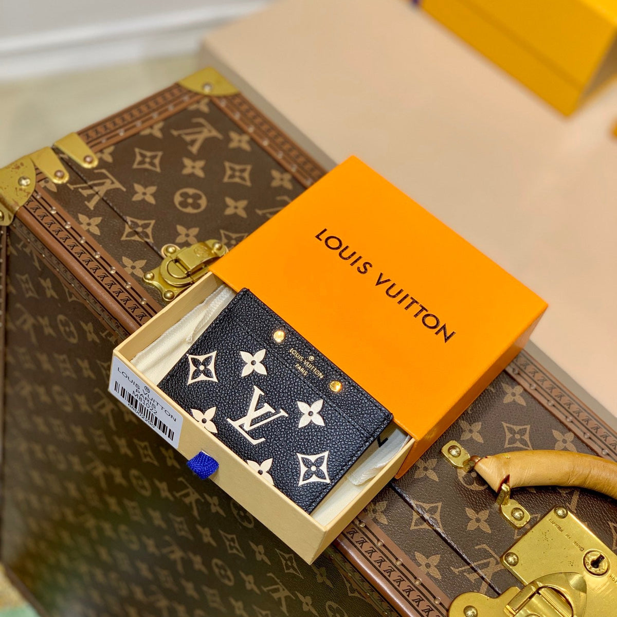 LOU CARD HOLDER