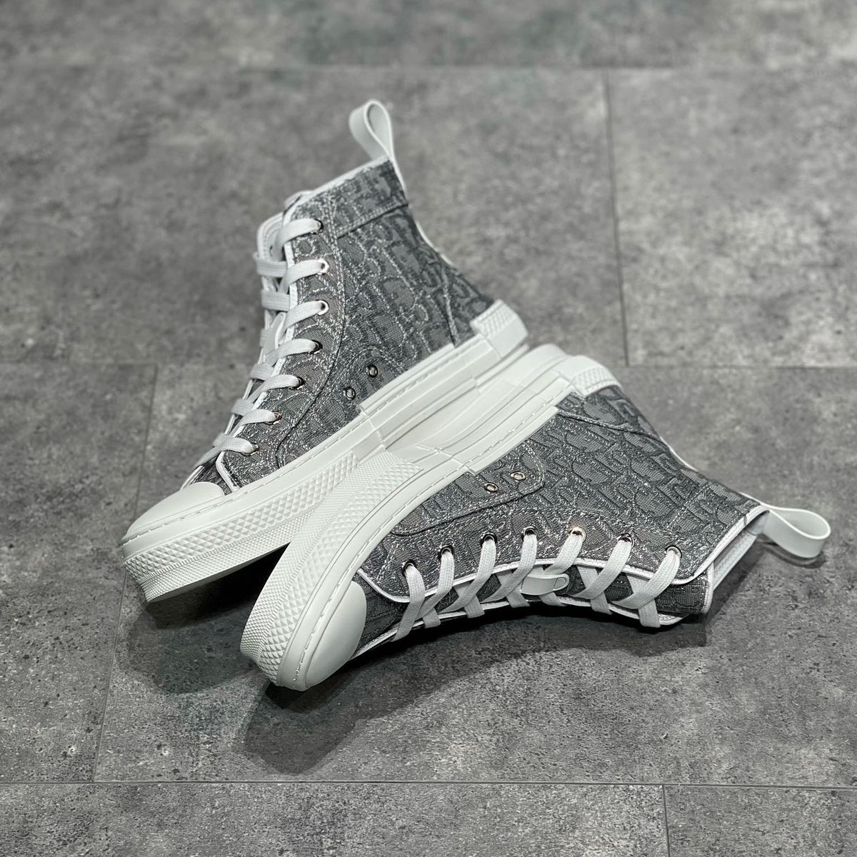 CD B23 SNEAKERS