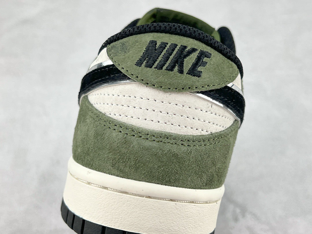 DUNK LOW x OTOMO KATUSHIRO