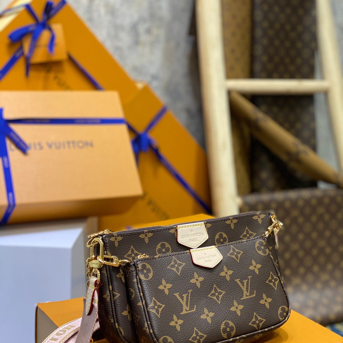 LOU MULTI POCHETTE ACCESSOIRES