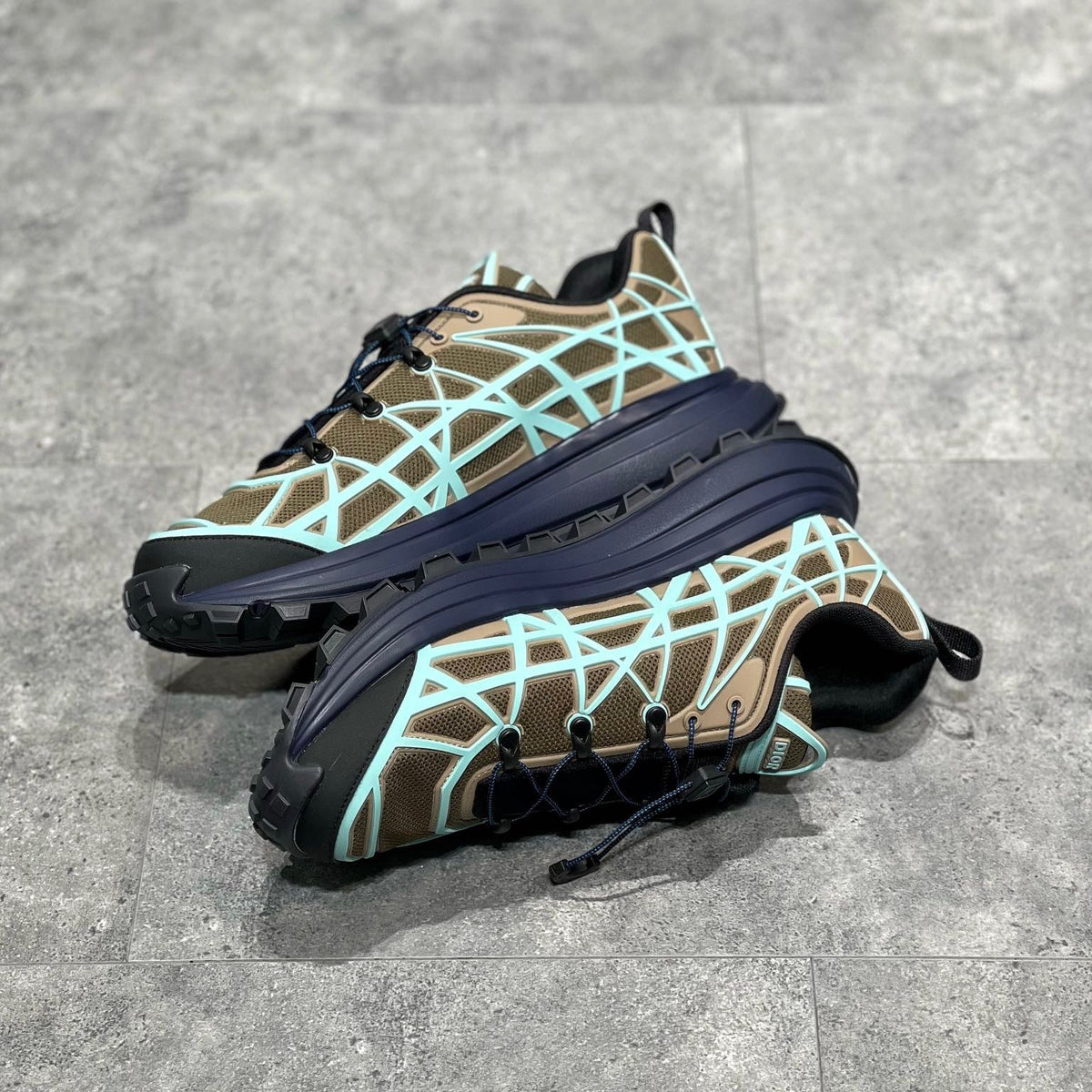 CD B31 TRAINERS