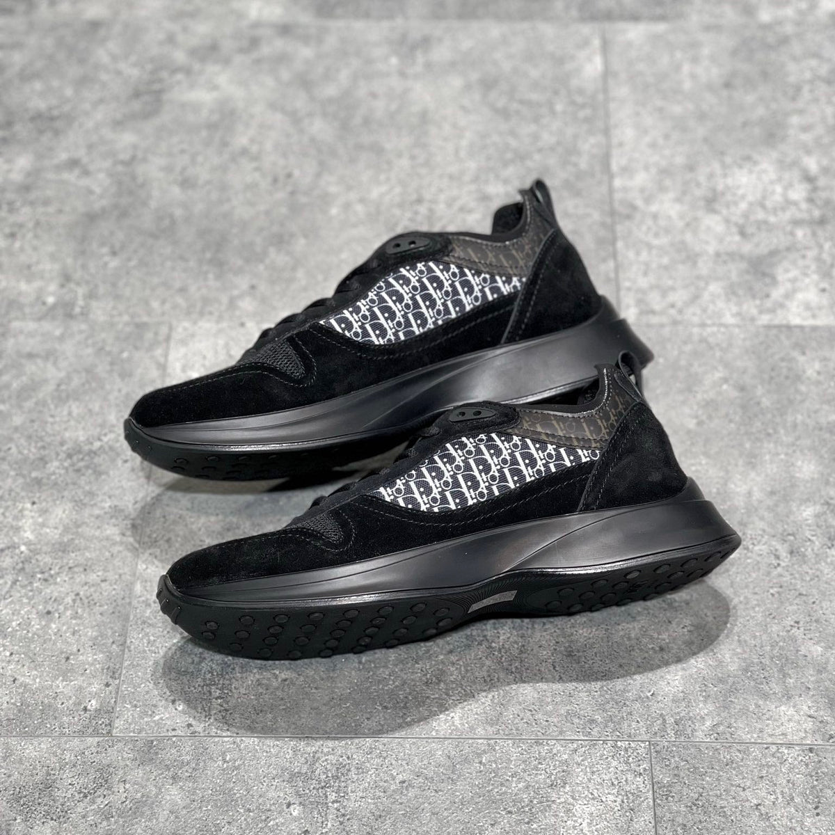 CD B25 SNEAKERS