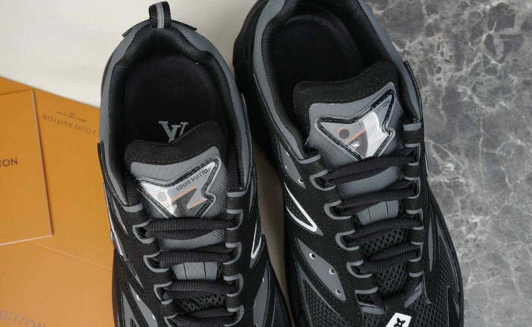 LOU RUNNER TATIC
