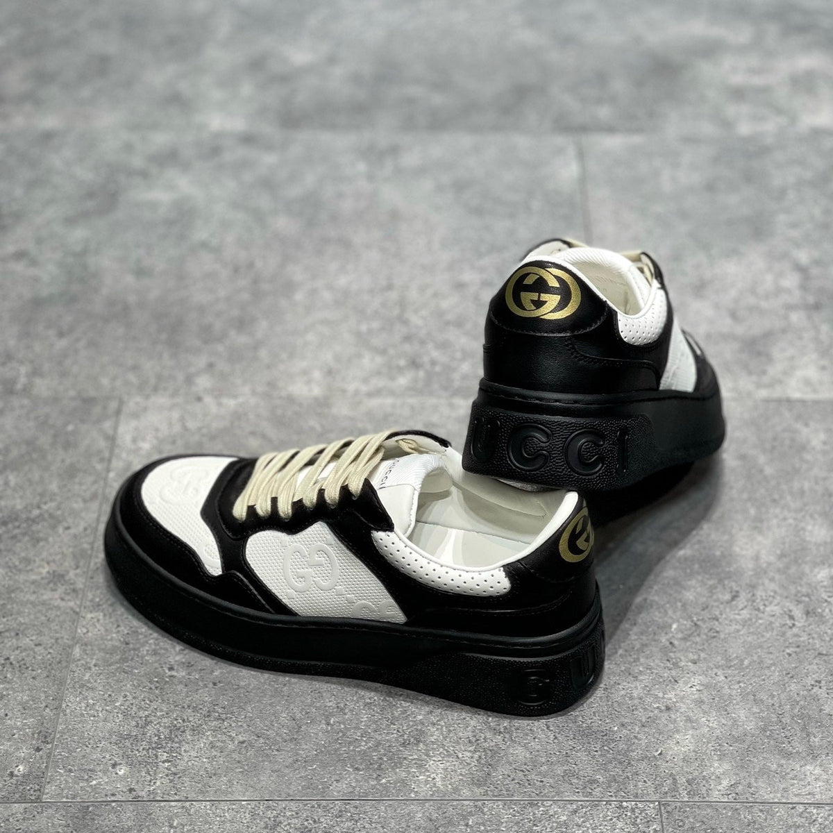 GG EMBOSSED SNEAKER