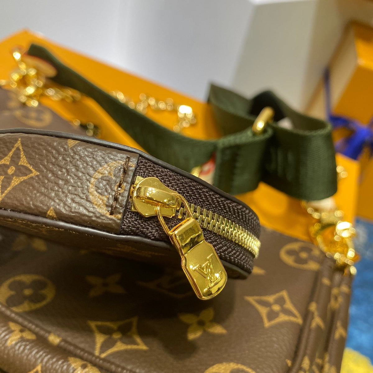LOU MULTI POCHETTE ACCESSOIRES