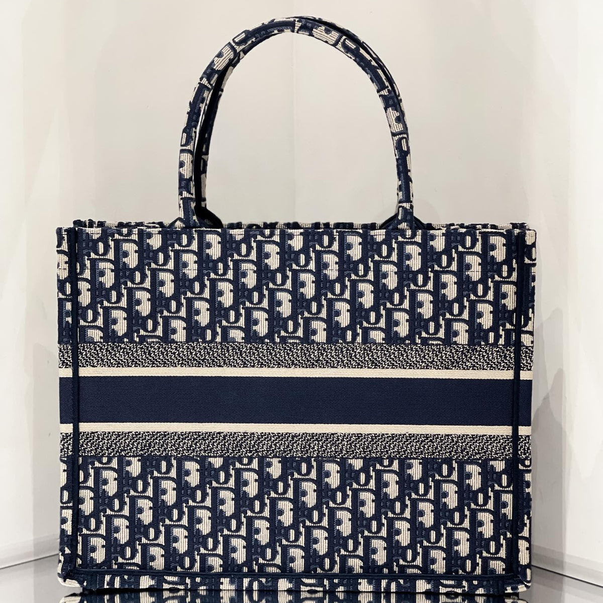 CD MEDIUM BOOK TOTE BAG