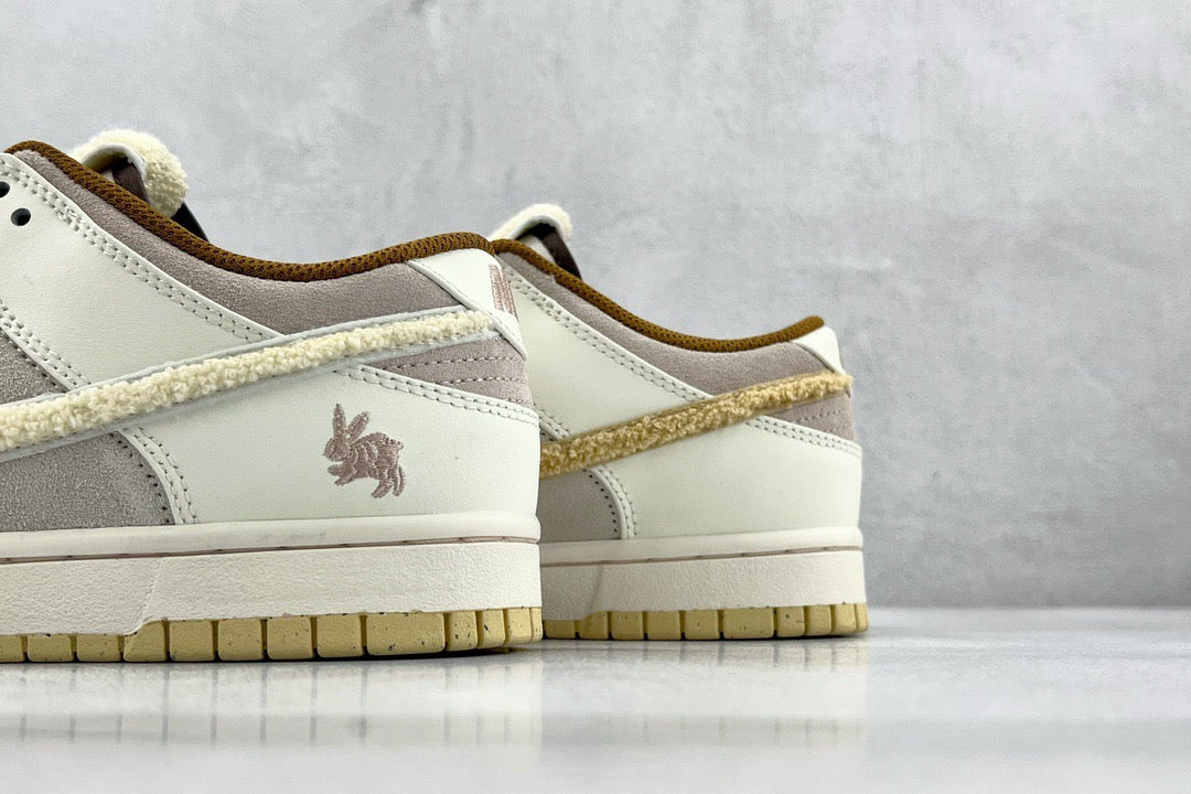 DUNK LOW YEAR OF THE RABBIT