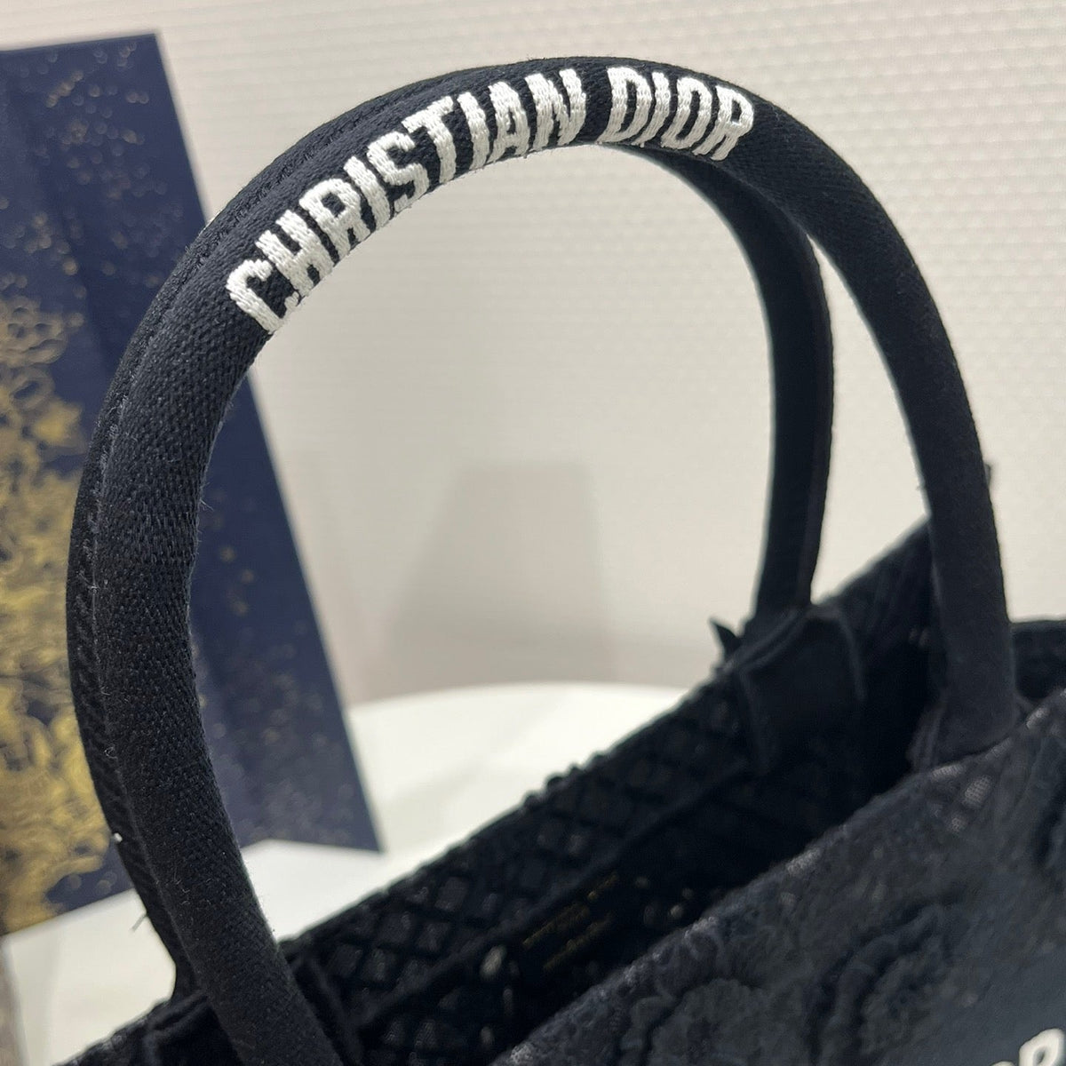 CD MEDIUM BOOK TOTE BAG
