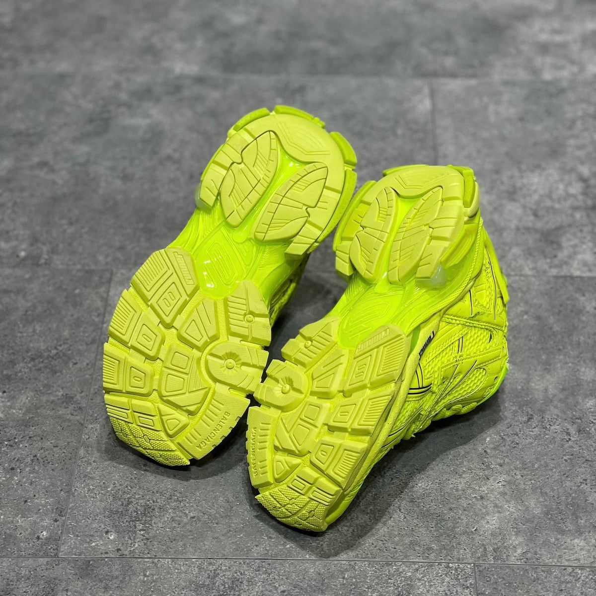 BAL RUNNER TRAINERS
