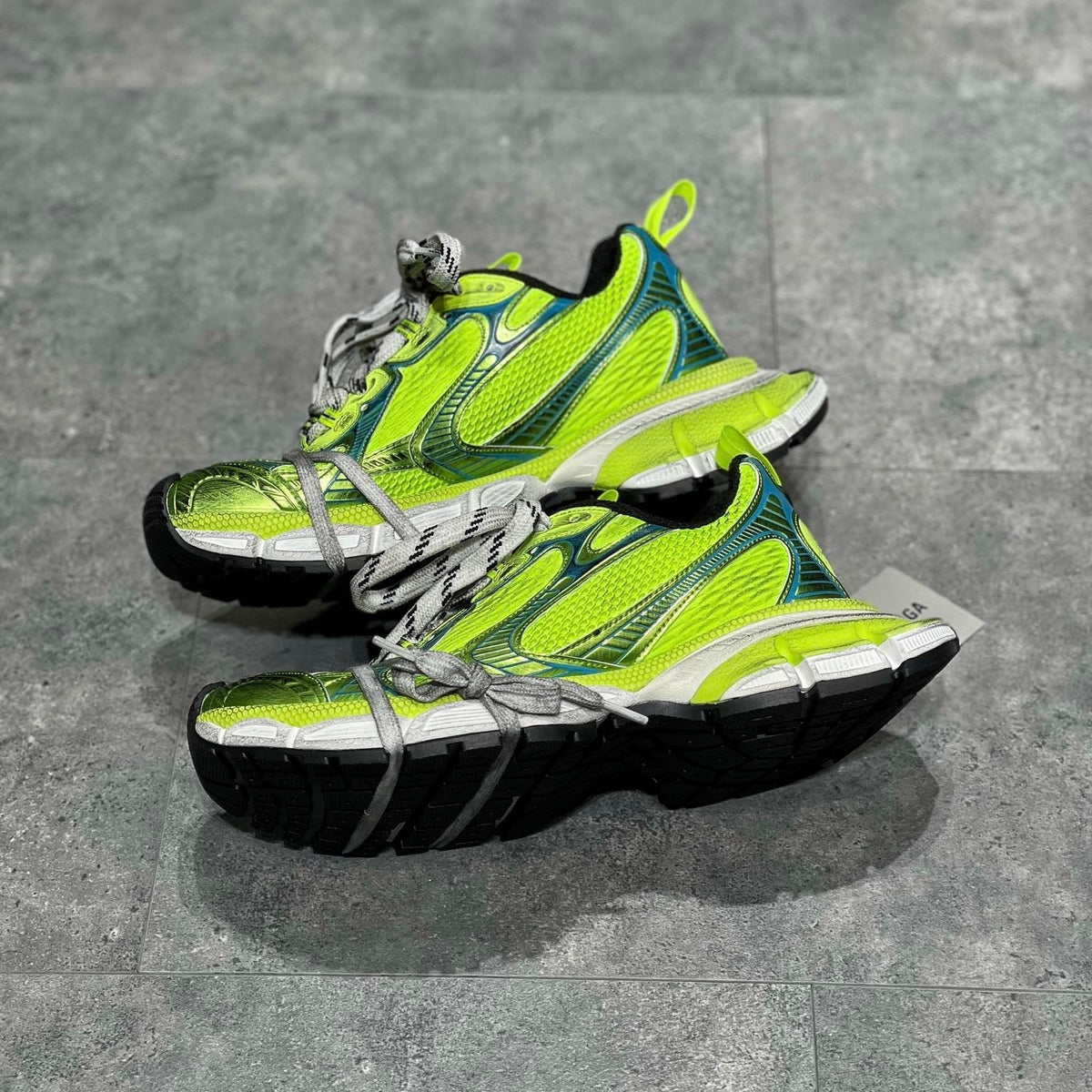 BAL 3XL TRAINERS