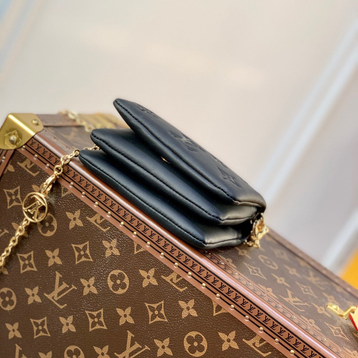 LOU BELTBAG COUSSIN